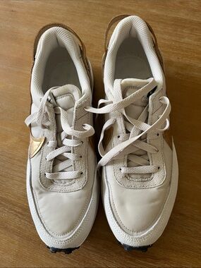 Nike Cream and Tan Low-Top Sneakers